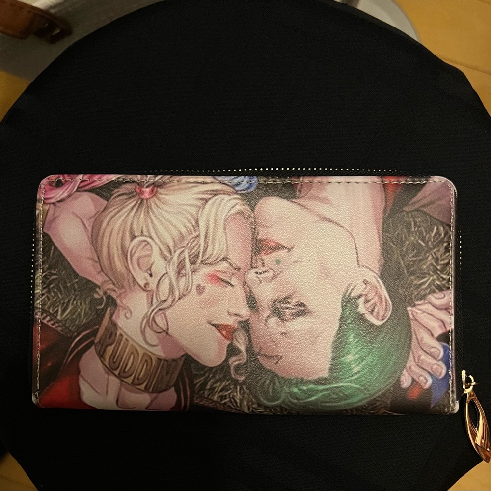 RARE & NWOT DC Suicide Squad Harley Quinn & Joker Accordion Leather Wallet